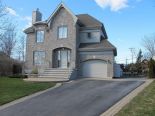 2 Storey in Ste-Marthe-Sur-Le-Lac, Laurentides 