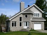 2 Storey in Ste-Catherine-De-Hatley, Estrie
