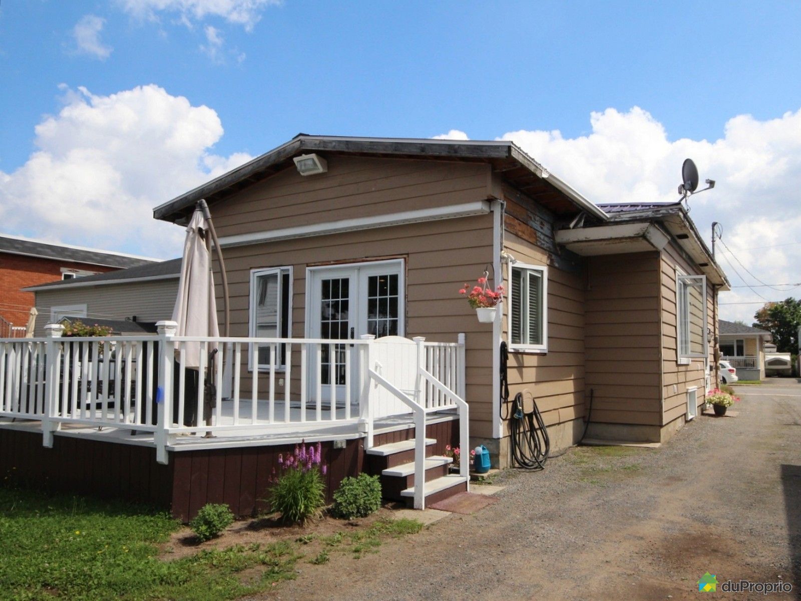 Maison à vendre GrandMère, 13301332 avenue