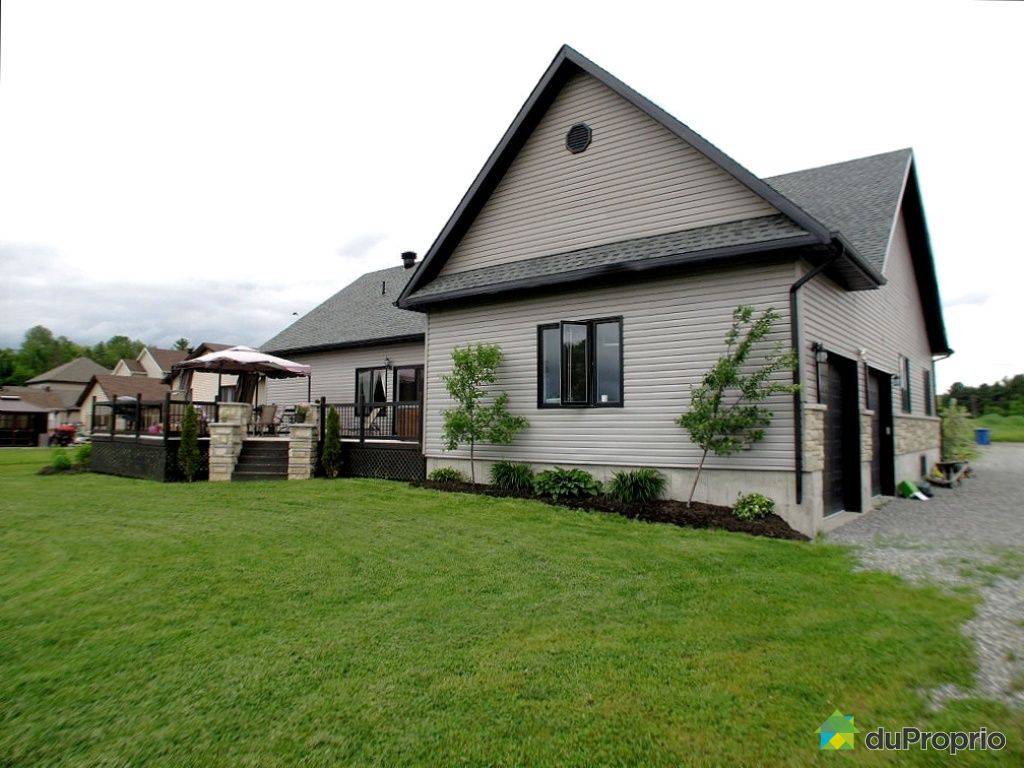 Bungalow Surélevé vendu ValDesMonts, immobilier Québec DuProprio