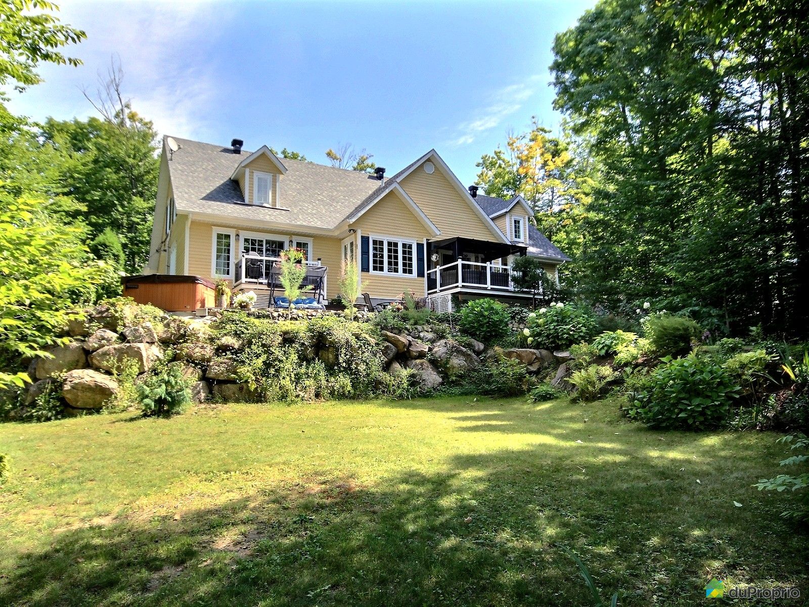 Maison à vendre StHippolyte, 21 rue des Érables, immobilier Québec