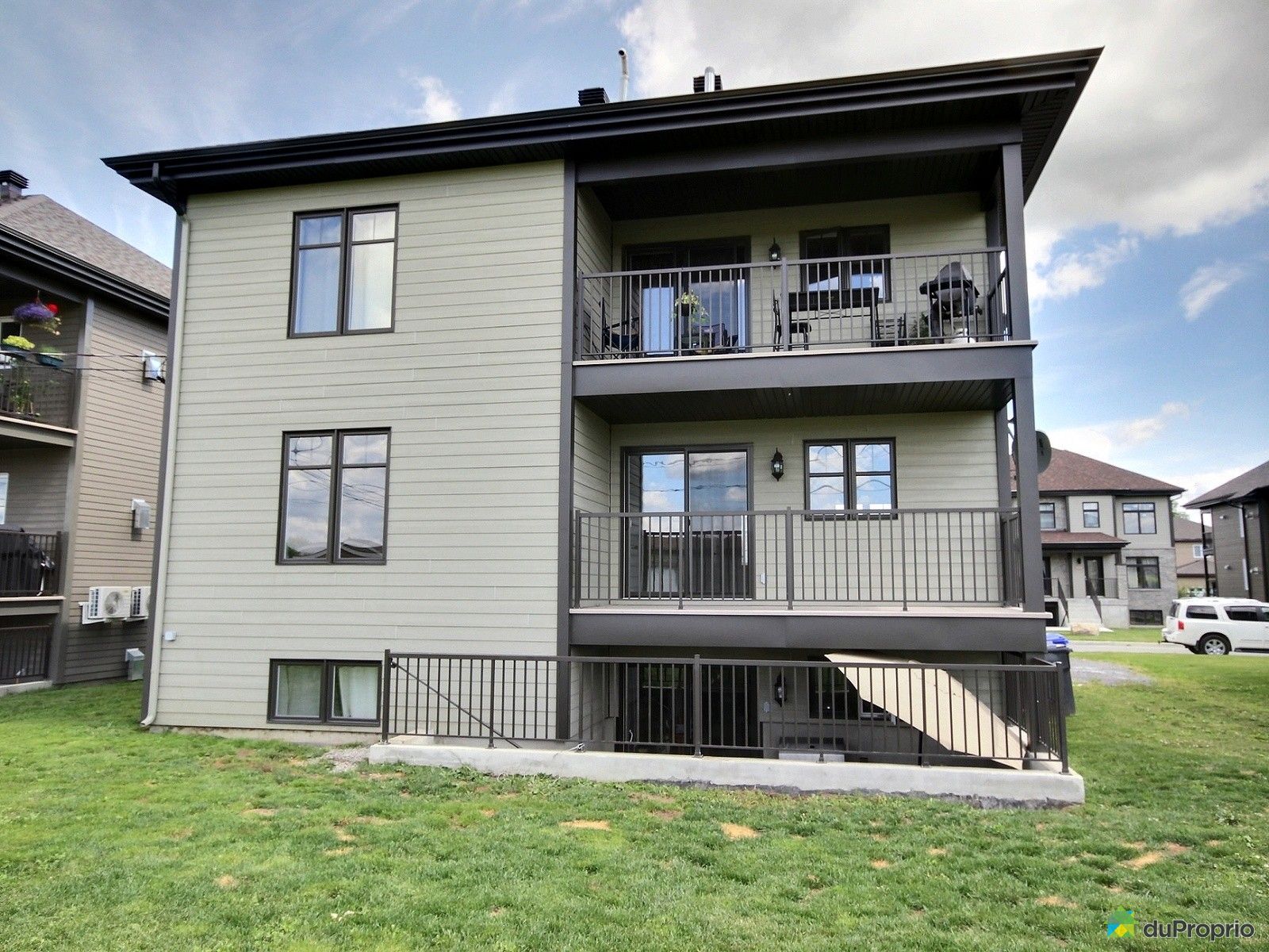 Triplex vendu Mirabel, immobilier Québec DuProprio 543058