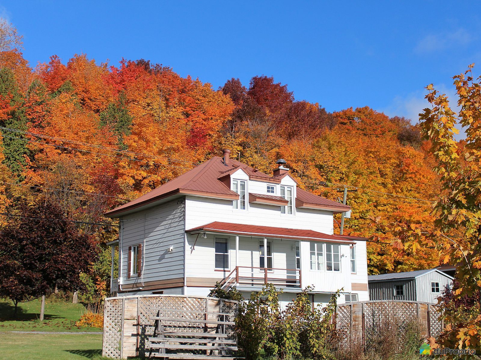 House for sale in ChâteauRicher, 8440 avenue Royale DuProprio 636345