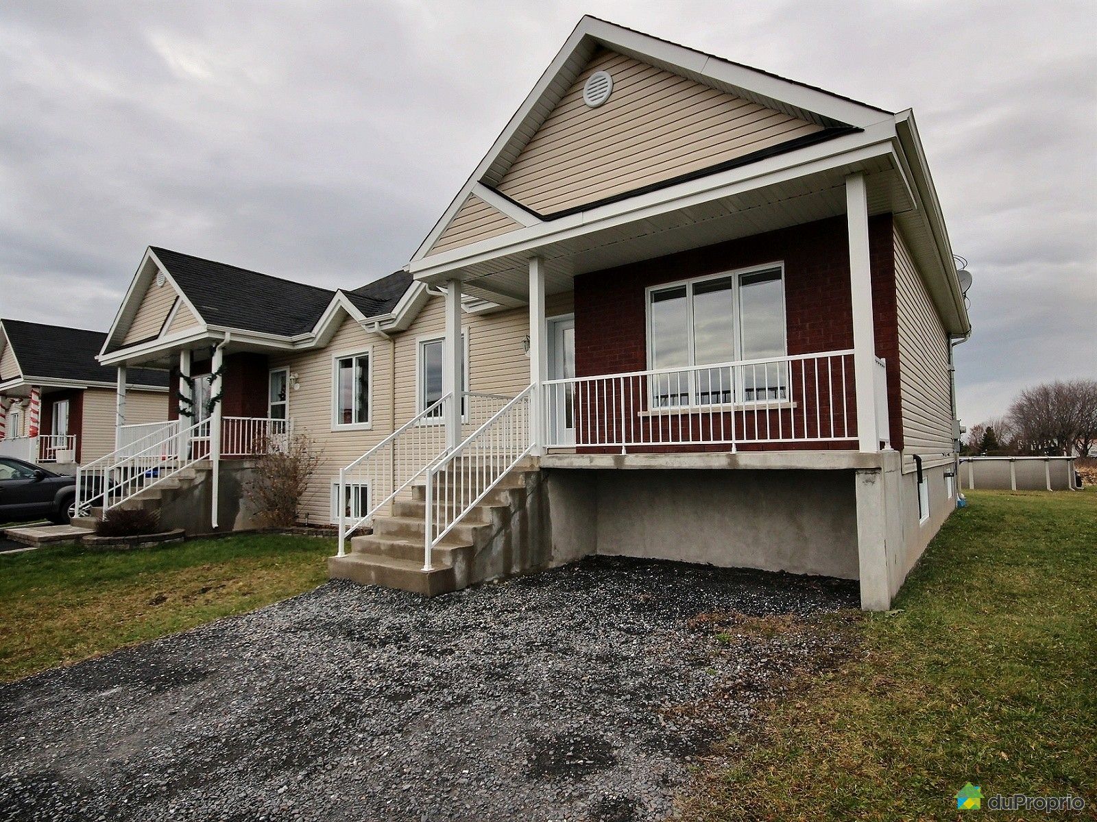 Jumelé vendu SteAngèleDeMonnoir, immobilier Québec DuProprio 667975