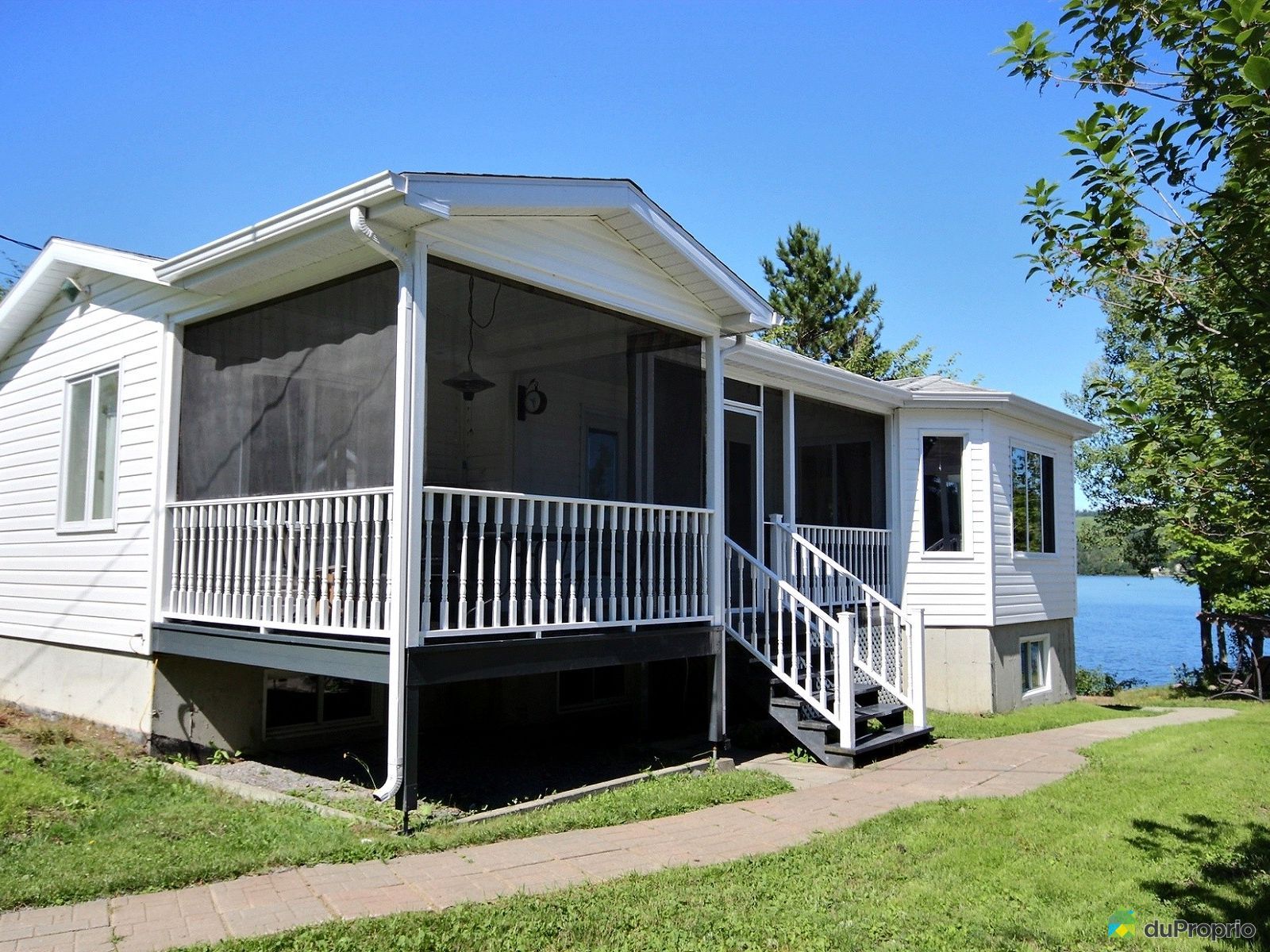 Maison à vendre StMathieuDeRioux, 138 chemin du Lac Sud, immobilier
