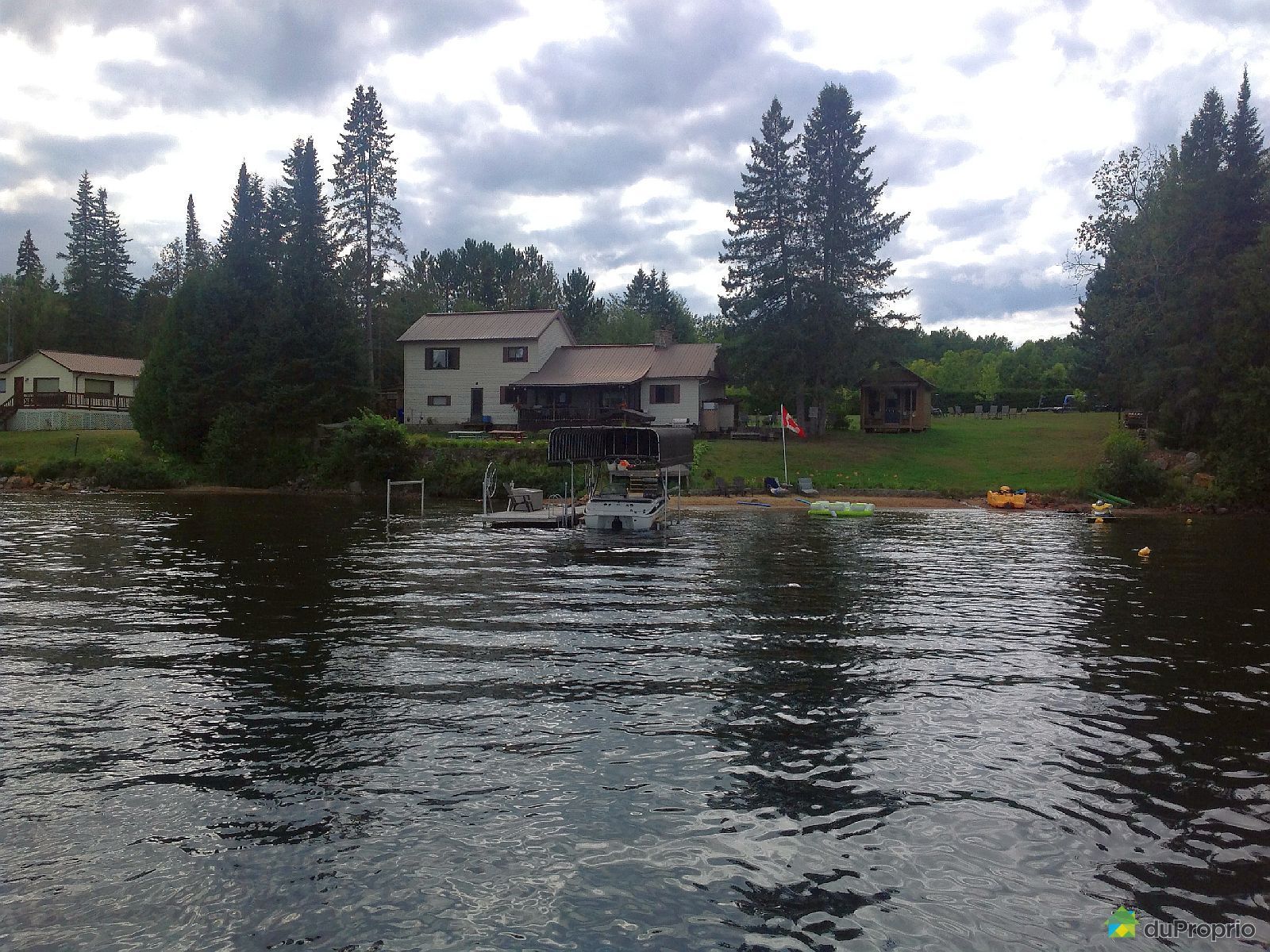 Chalet à vendre LacdesPlages, 2364 chemin du Tour du Lac, immobilier