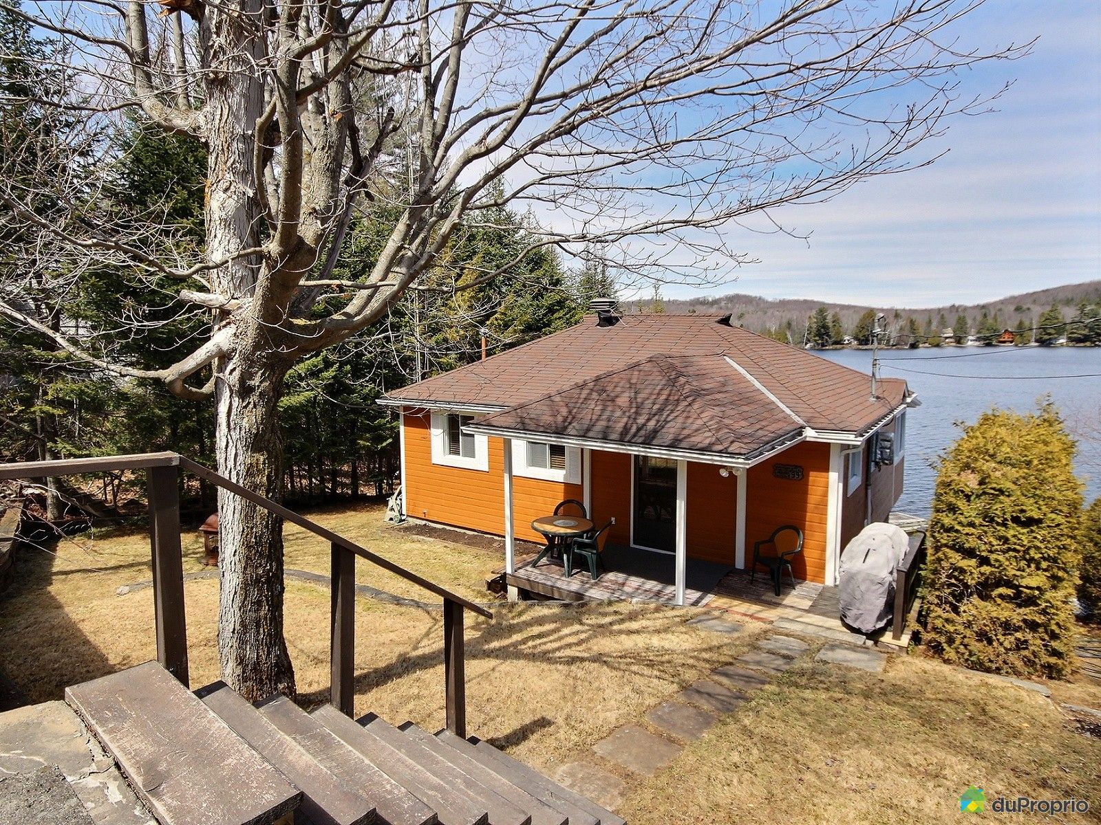 Chalet à vendre StHippolyte, 99 rue des Rosiers, immobilier Québec