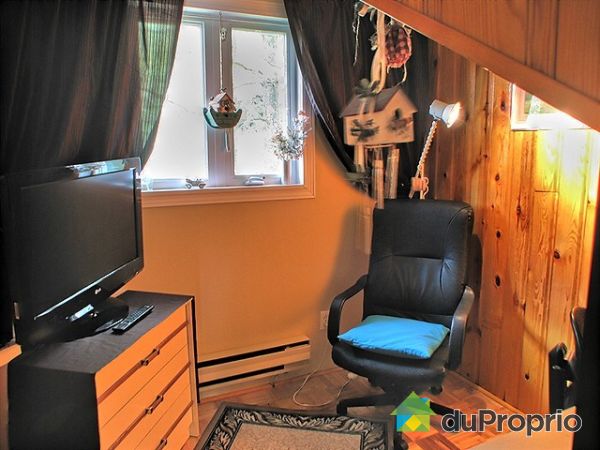 Bureau - peut &ecirc;tre transform&eacute;e en chambre d'enfant