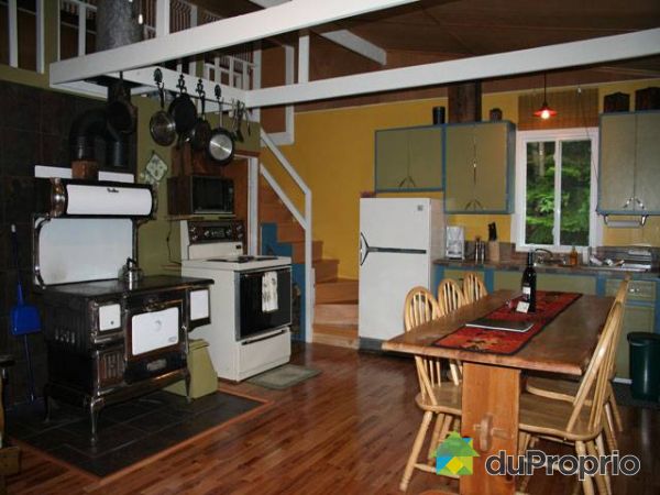 Salle � manger / Cuisine - Bois Franc