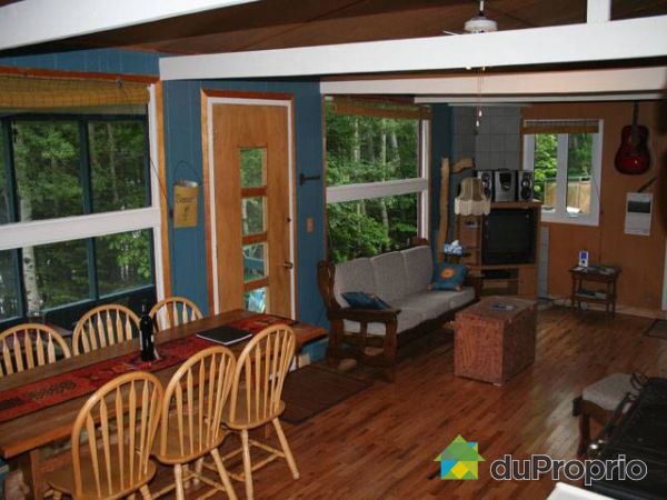 Salon / Salle � manger - Bois Franc