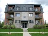 Condominium in St-Hyacinthe, Monteregie (Montreal South Shore)