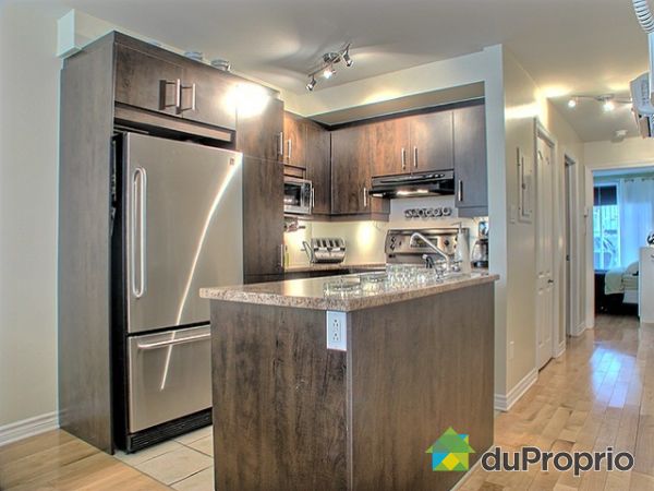 Kitchen - Beautiful kitchen with central islet