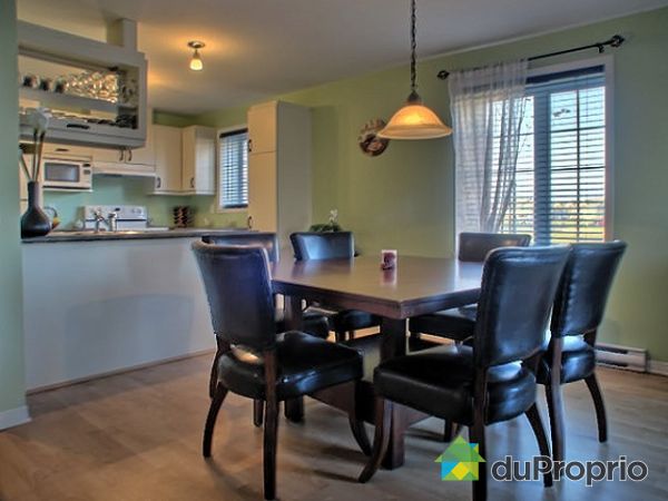 Salle � manger - Pi&egrave;ce 9p. x 12p.