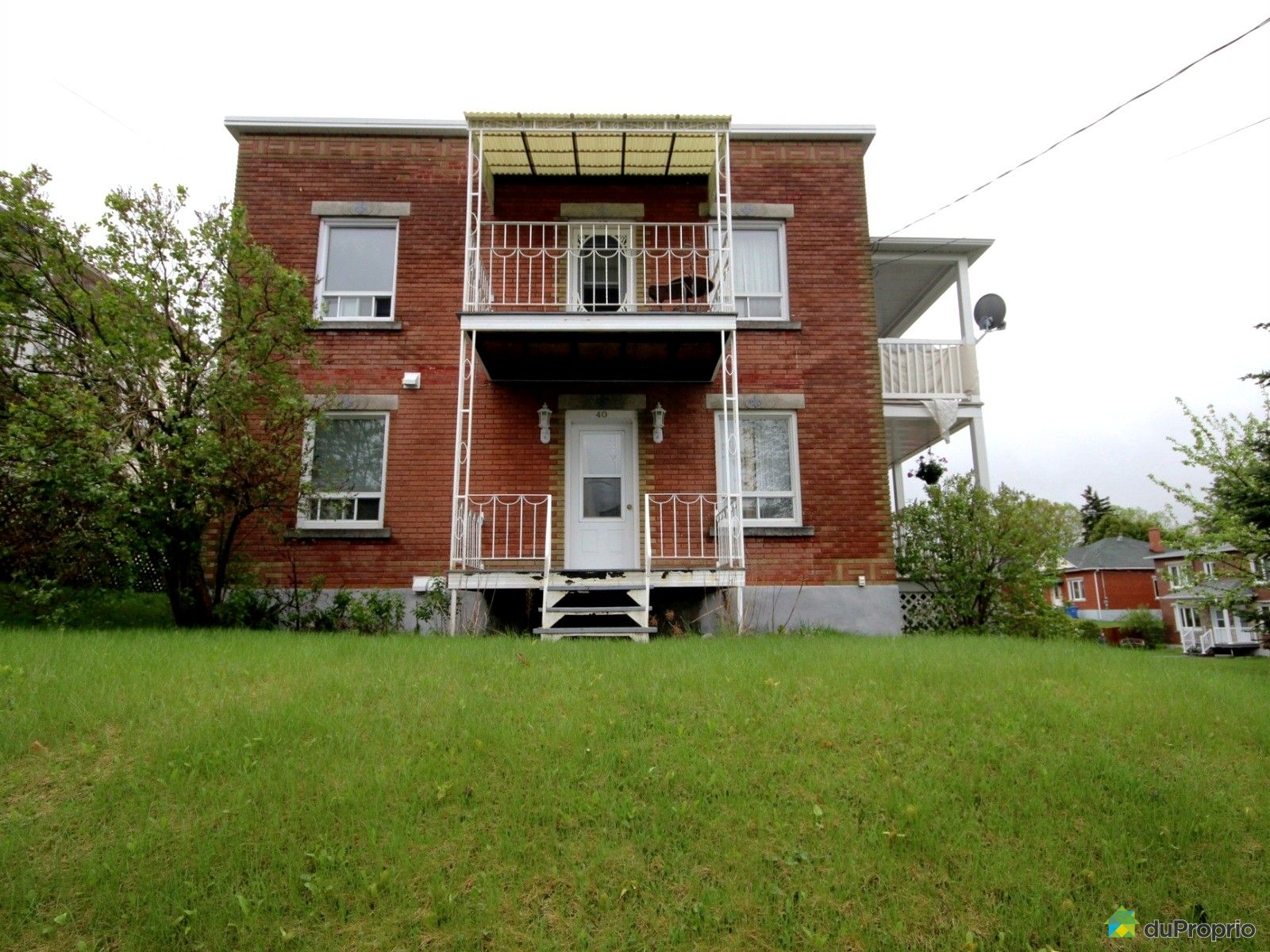 Duplex vendu Windsor, immobilier Québec DuProprio 512857