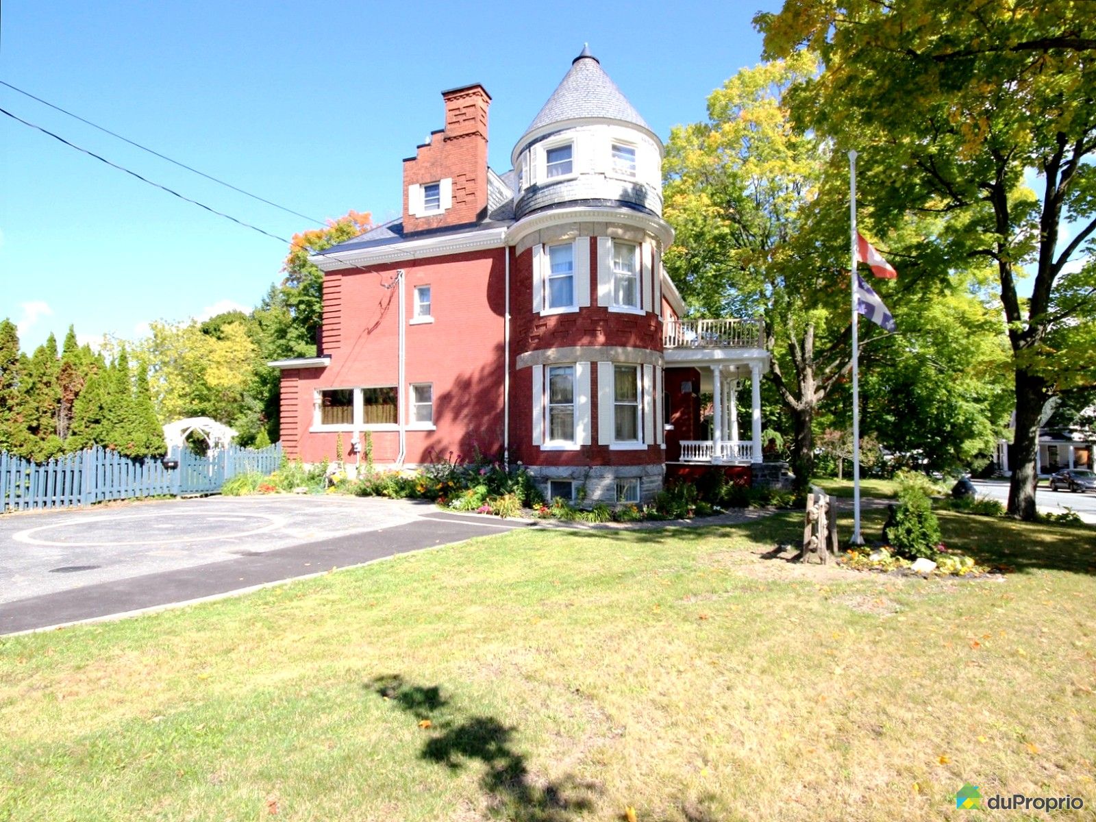 Maison à vendre Sherbrooke, 419 rue Moore, immobilier Québec DuProprio 390156 Maison à vendre Sherbrooke, 419 rue Moore, immobilier Québec DuProprio 390156