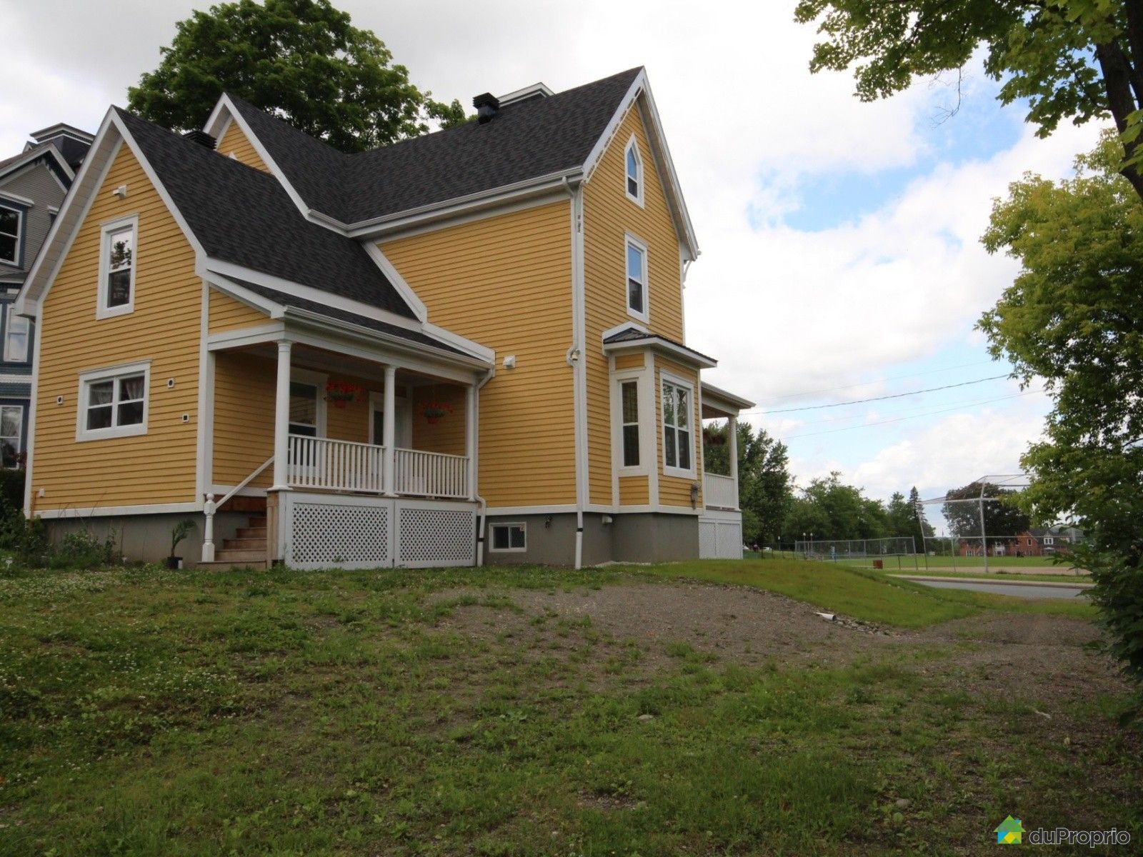 Maison à vendre Sherbrooke, 500 rue Moore, immobilier Québec DuProprio 564919 Maison à vendre Sherbrooke, 500 rue Moore, immobilier Québec DuProprio 564919