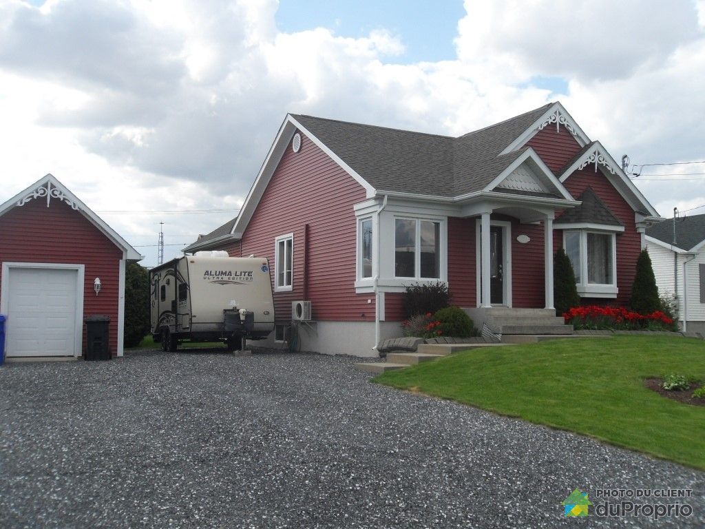 Maison à vendre AngeGardiendeRouville, 324 rue LaurentBarré, immobilier Québec DuProprio Maison à vendre AngeGardiendeRouville, 324 rue LaurentBarré, immobilier Québec DuProprio