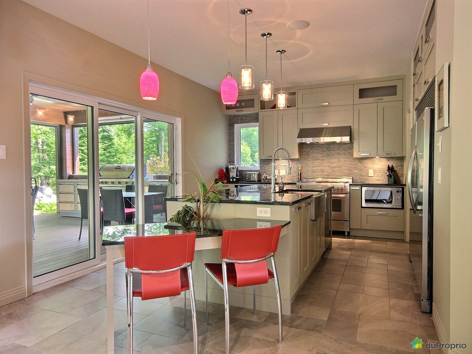 Maison à vendre FossambaultSurLeLac, 32 rue de la Pointe aux Bleuets