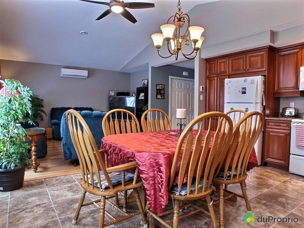 Bungalow Surélevé vendu StAndréAvellin, immobilier Québec