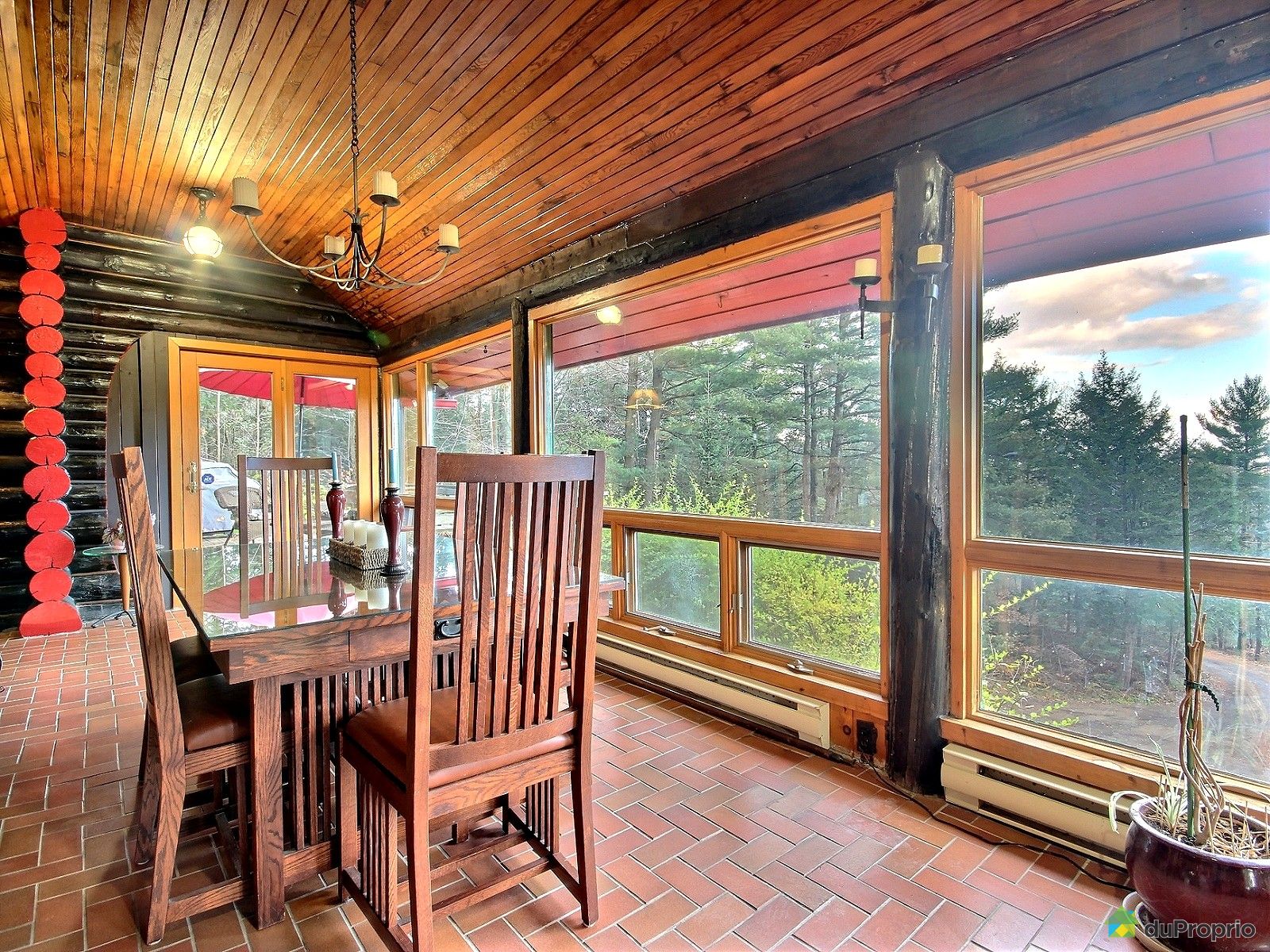 Chalet sold in Montebello DuProprio 561469