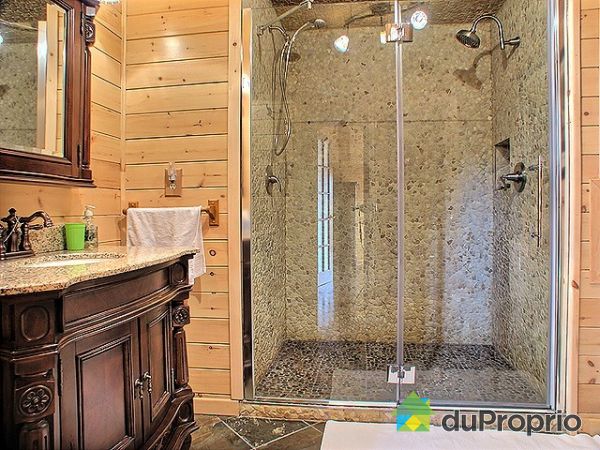 Salle de bain - Salle de bain dans la maison principale