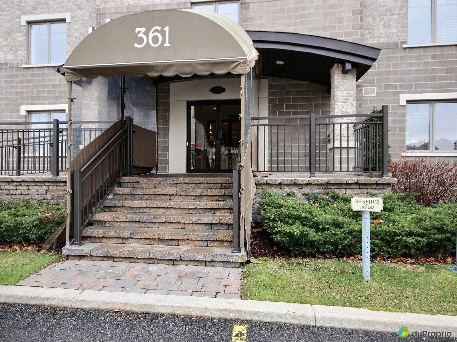 Condo for sale in SteTherese, 202361 rue JacquesLavigne DuProprio