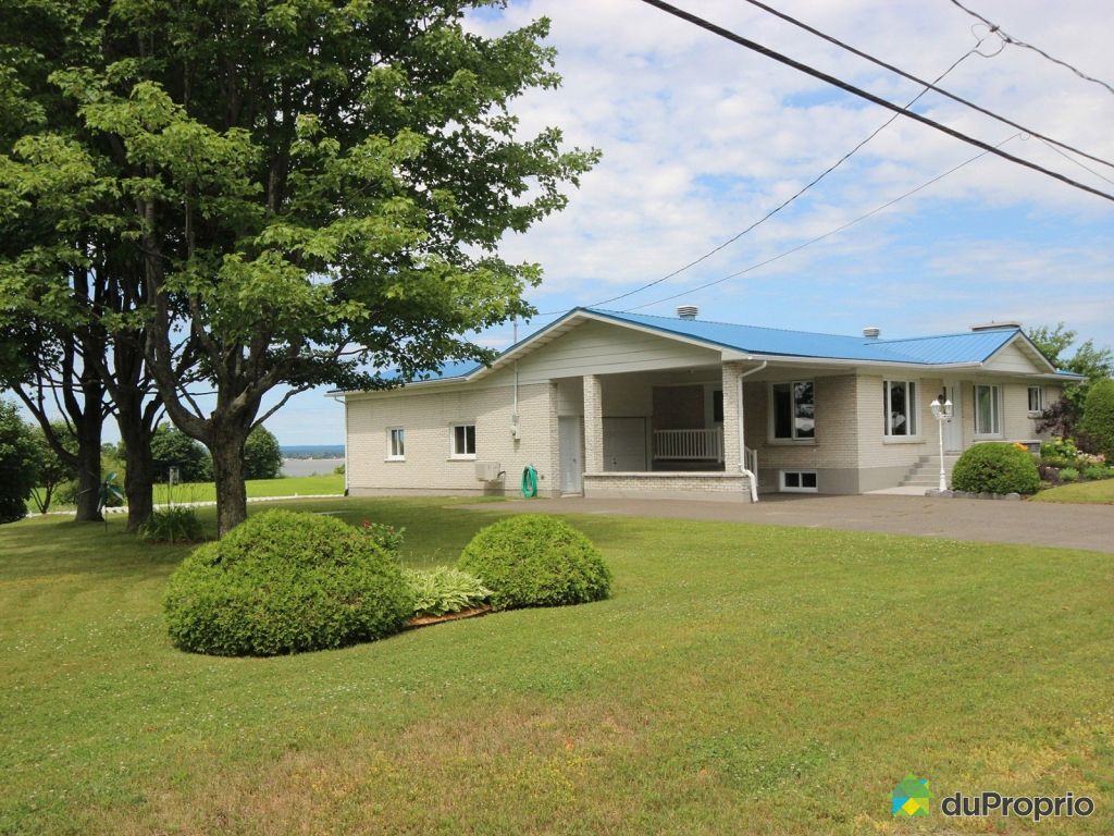 Maison à vendre StPierreLesBecquets, 594, route MarieVictorin