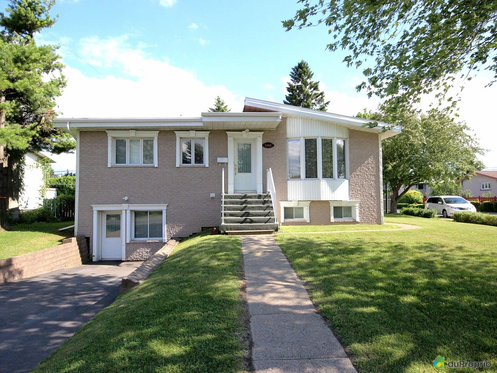 Maison à vendre Brossard, 1105 rue Poirier, immobilier Québec DuProprio 533570 Maison à vendre Brossard, 1105 rue Poirier, immobilier Québec DuProprio 533570