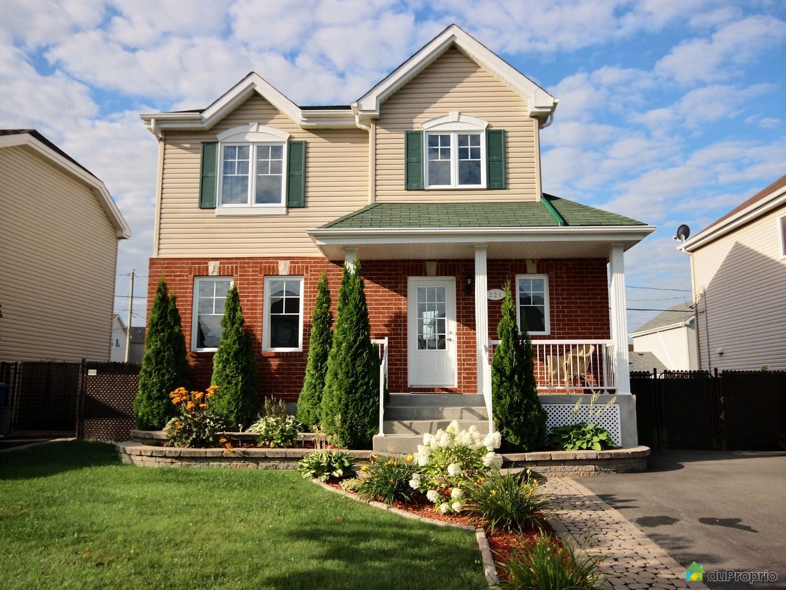 Maison A Vendre Rue Marc Laplante Chateauguay