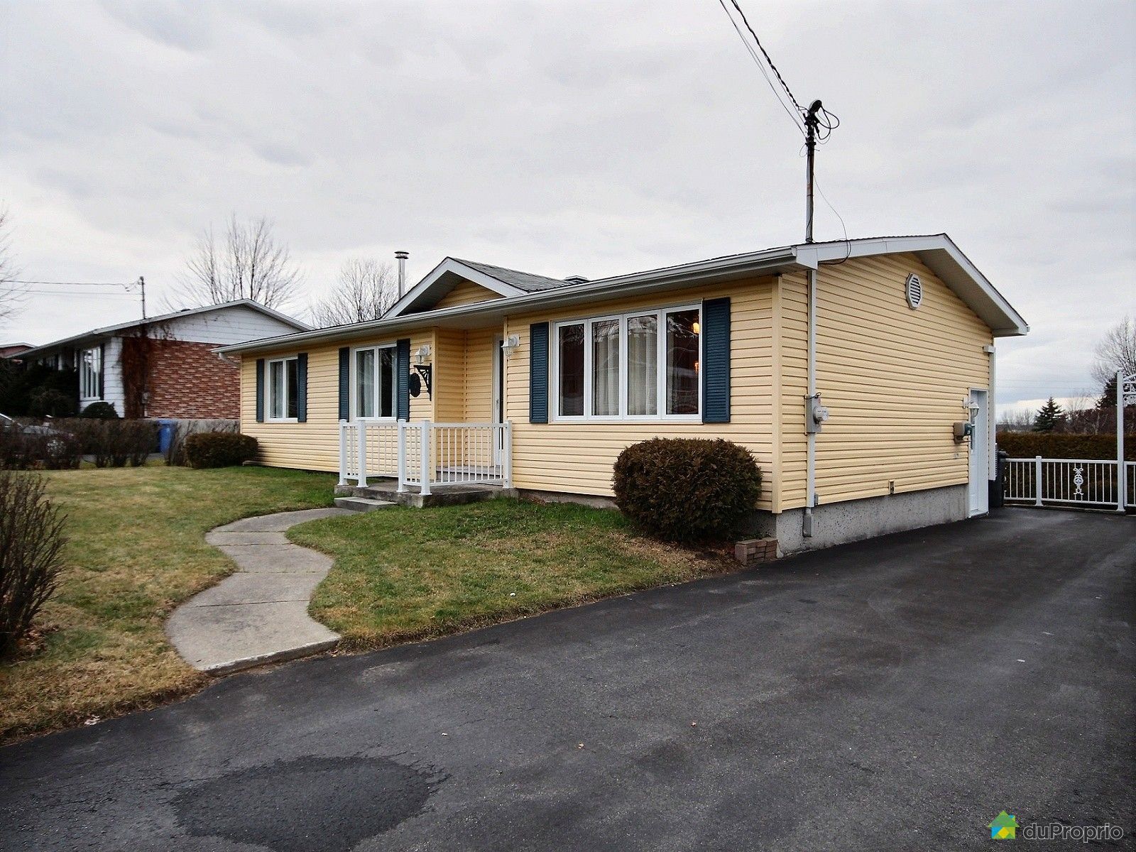 Maison à vendre Granby, 579 rue Denison ouest, immobilier Québec