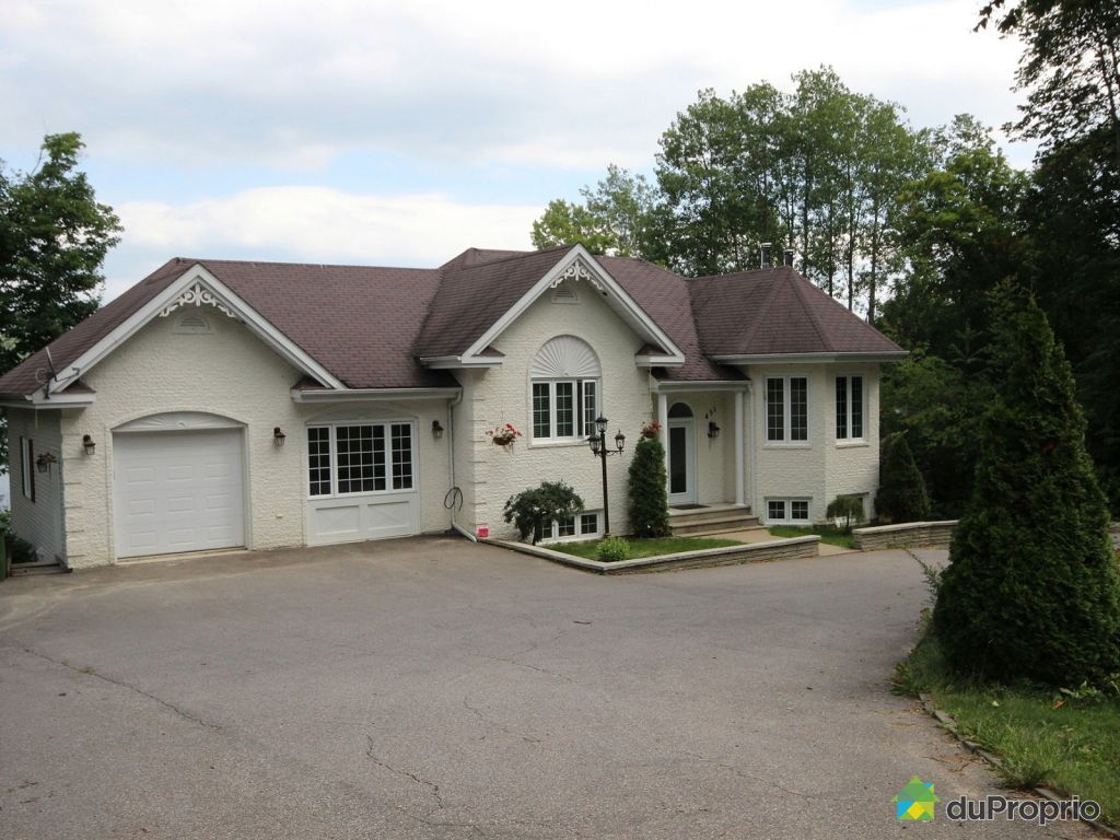 Bungalow Surélevé vendu MontLaurier, immobilier Québec DuProprio