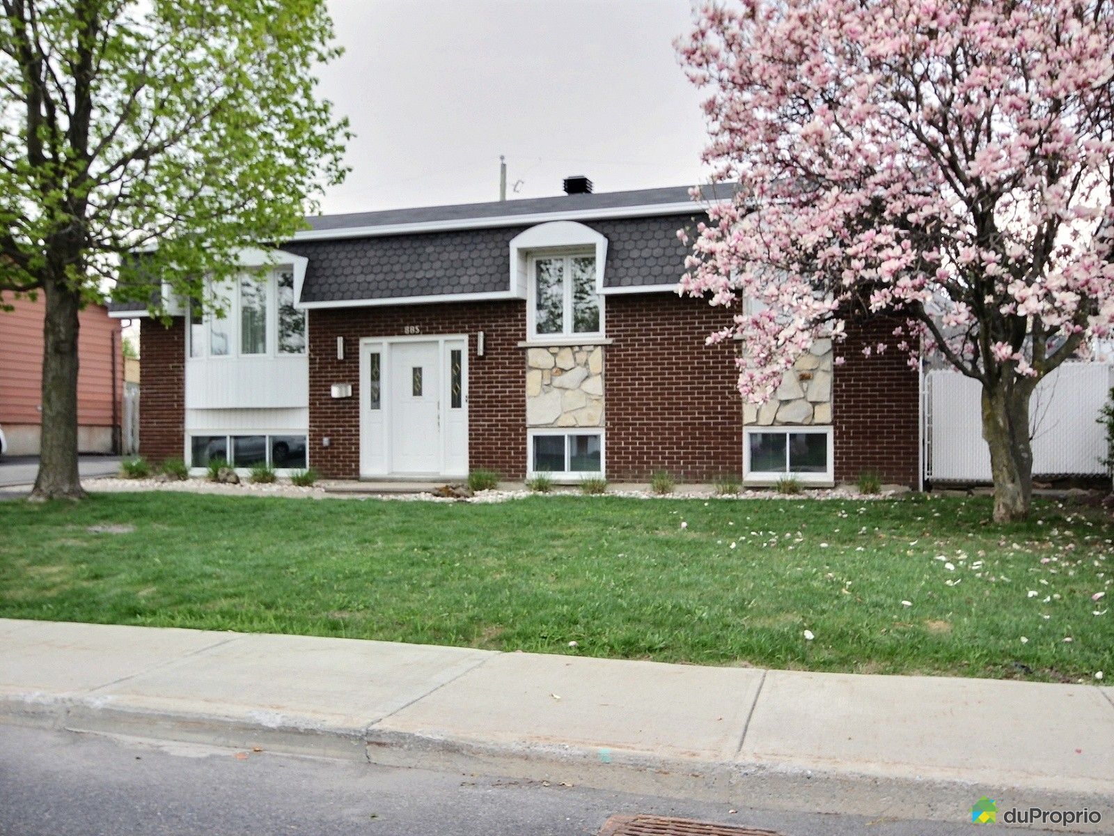 Maison à vendre StHubert, 885 rue Latour, immobilier Québec DuProprio 648001 Maison à vendre StHubert, 885 rue Latour, immobilier Québec DuProprio 648001