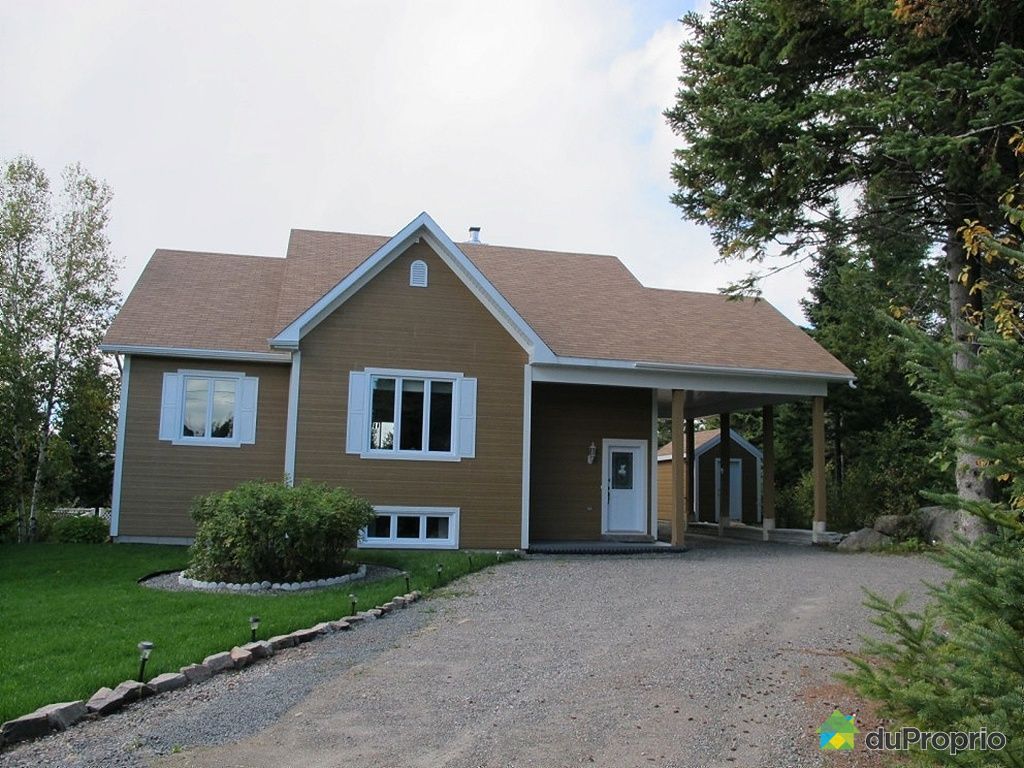 Bungalow Surélevé vendu SteAgatheDesMonts, immobilier Québec