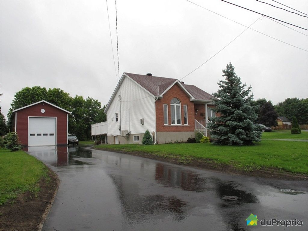 Maison à vendre SteVictoireDeSorel, 4, rue JeanPaul Rioux, immobilier Québec DuProprio Maison à vendre SteVictoireDeSorel, 4, rue JeanPaul Rioux, immobilier Québec DuProprio
