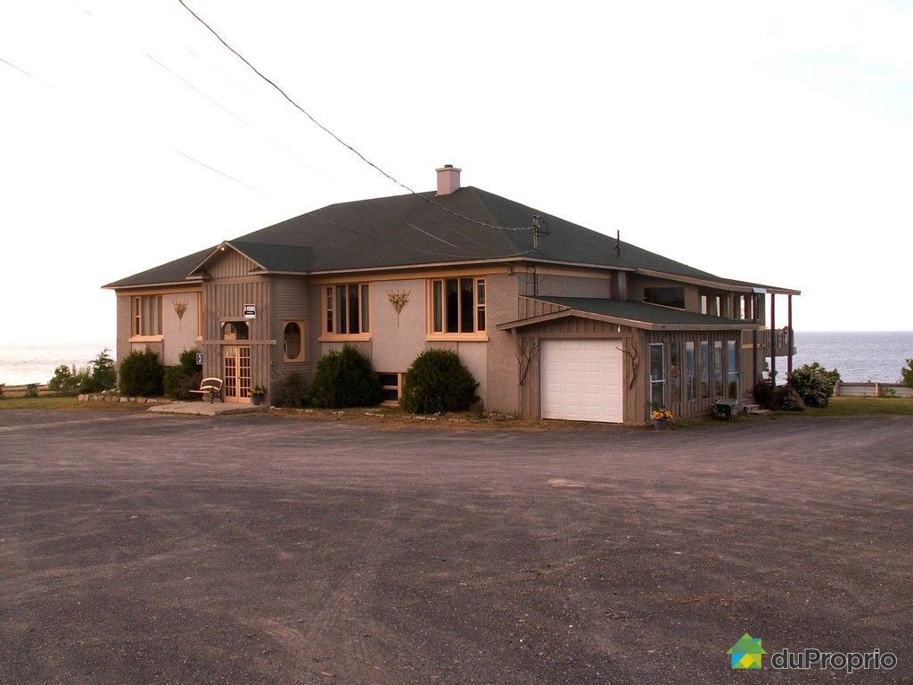 Domaine et villa for sale in StMaximeDuMontLouis, 26, rue de