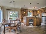 Eat-in Kitchen
