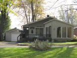 Bungalow in St-Francois-Du-Lac, Centre-du-Quebec
