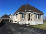 Bungalow in St-Zotique, Monteregie West