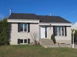Bungalow in St-Jean-Chrysostome, Quebec South Shore