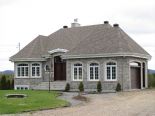 Bungalow in Shannon, Quebec North Shore