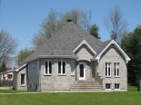 Bungalow in St-Lin, Lanaudiere