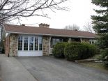 Bungalow in Ste-Barbe, Monteregie (Montreal South Shore)