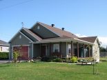 Bungalow in St-Elzear-de-Beauce, Chaudiere-Appalaches