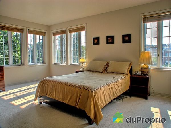 Master Bedroom - with large walk-in and a separate closet - Photo HDR