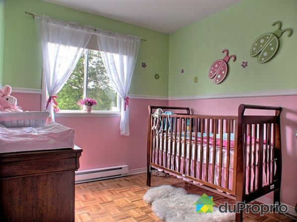 Chambre 3 - Chambre 3:Coquette chambre id&eacute;al pour faire une chambre d'enfant ou un bureau.