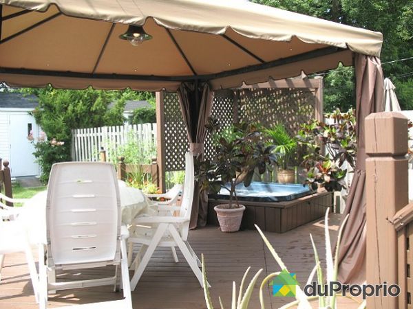 Terrasse - La terrasse est au plein soleil toute la journ&eacute;e.