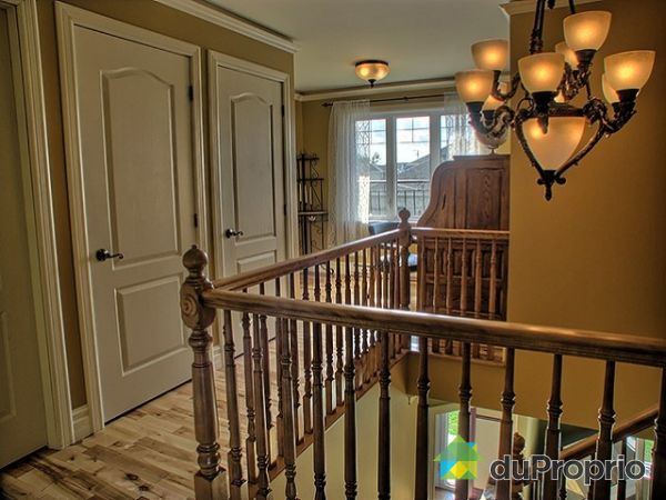 2e &eacute;tage - Beau grand boudoire situ&eacute; &agrave; droite