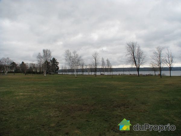 Acc&egrave;s au lac