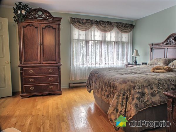 Chambre 1 - chambre a coucher principale avec walk-in