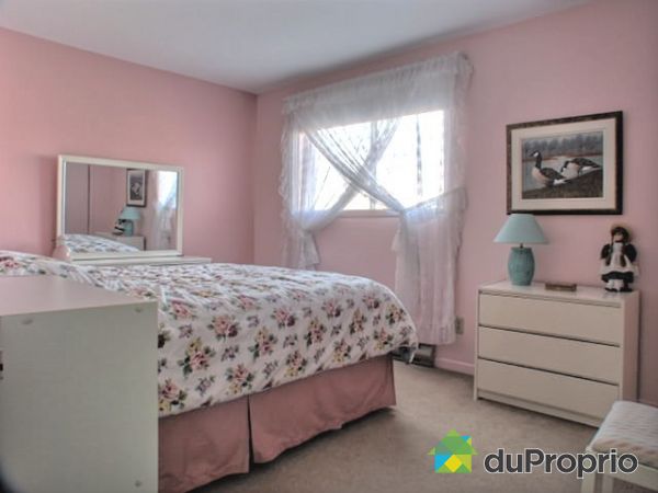 Chambre 3 - Grande chambre avec lit queen